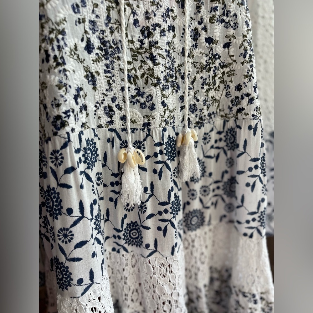 Chic Bohemian Lace Dress in Blue and White Size Small - Picture 12 of 13